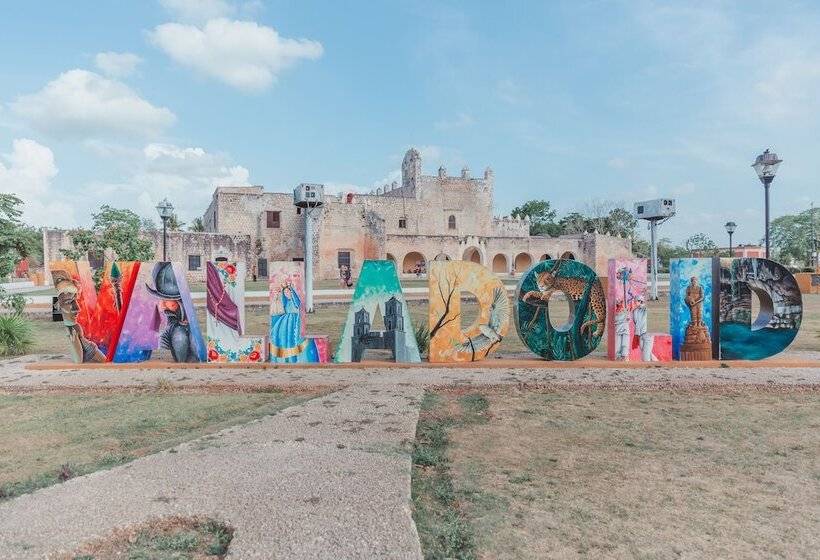 هتل Boutique Casa Mocheta