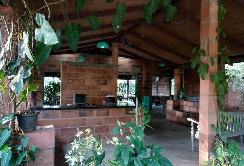 בית מלון כפרי Camp Riveredge Paradise