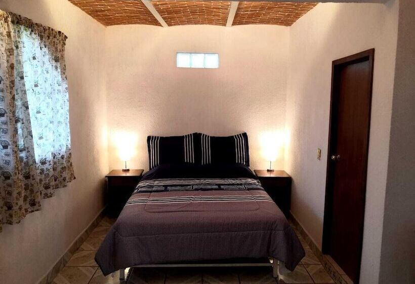 ホテル Casa Allende