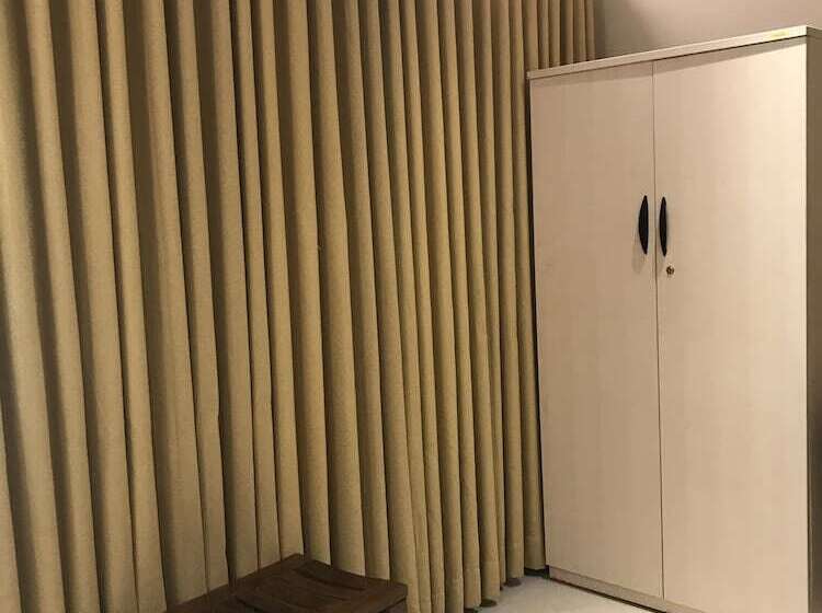 ホテル Ceylon Kingsmen Garden