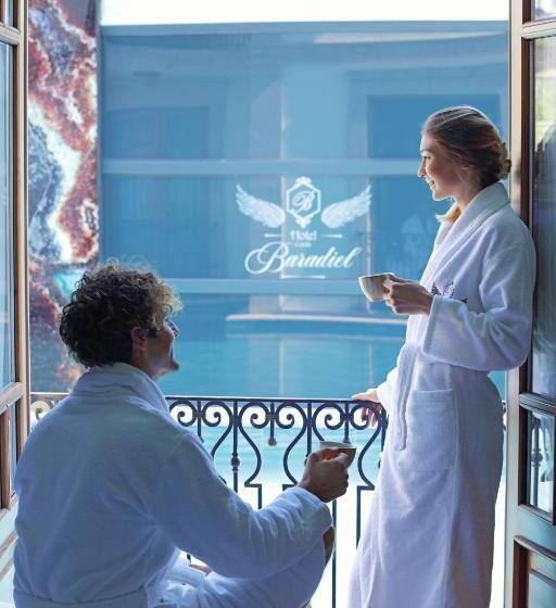 酒店 Cunda Baradi̇el