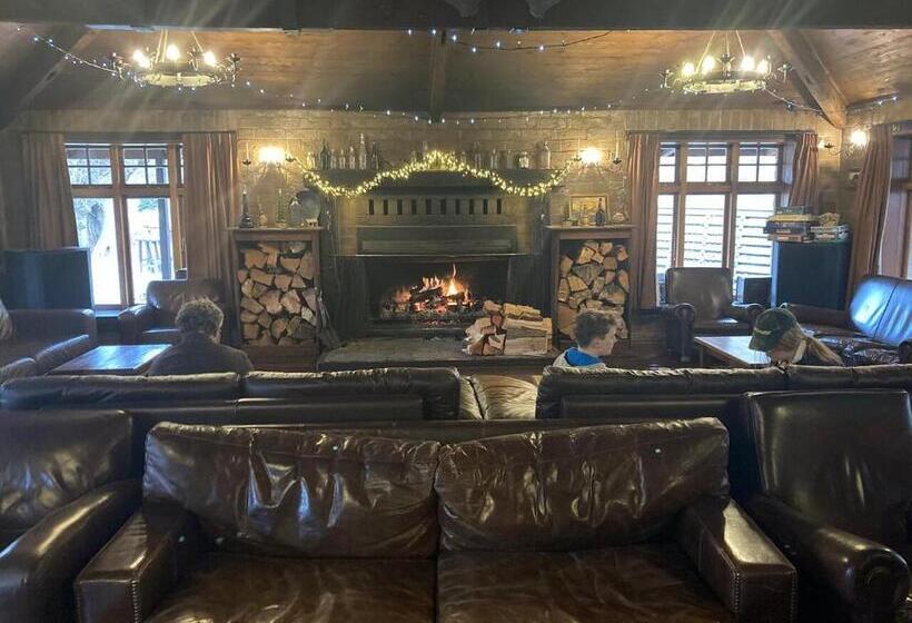 호텔 The Danseys Pass