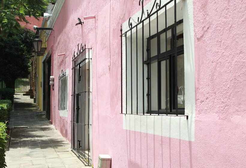 هتل De La Capilla