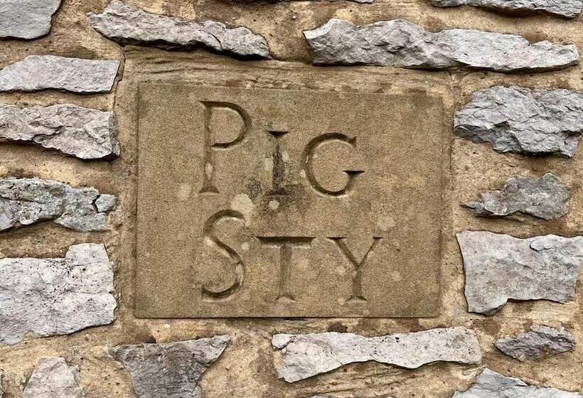 Отель Farmyard Inn