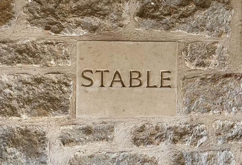 Отель Farmyard Inn