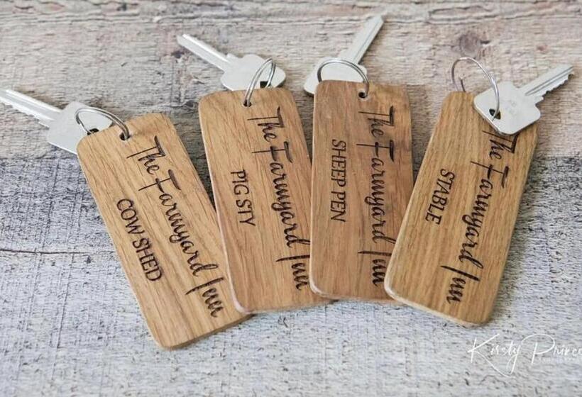 Отель Farmyard Inn