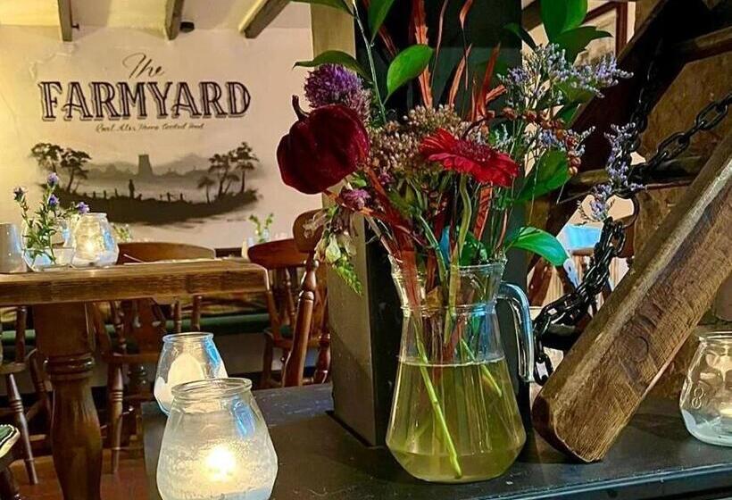 Отель Farmyard Inn