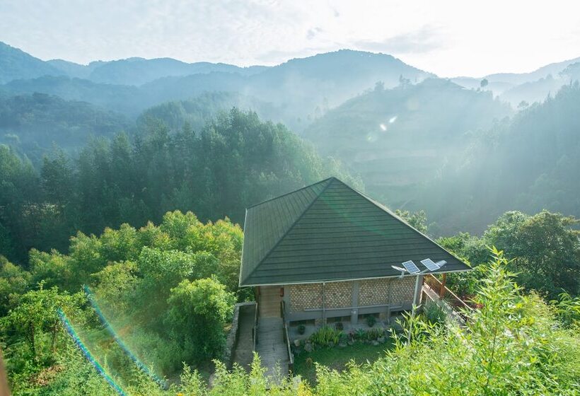 هتل Gorilla Leisure Lodge