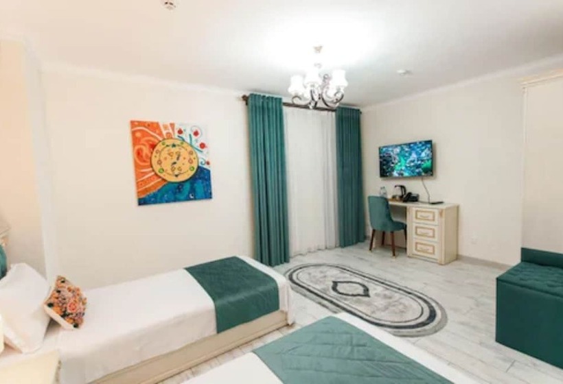 בית מלון כפרי Gur Emir Palace