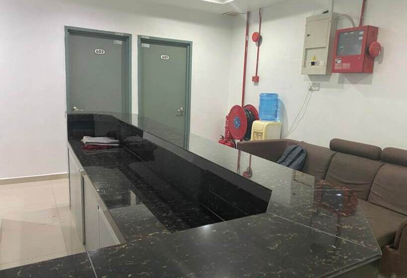 호텔 Hanarilla By Oyo