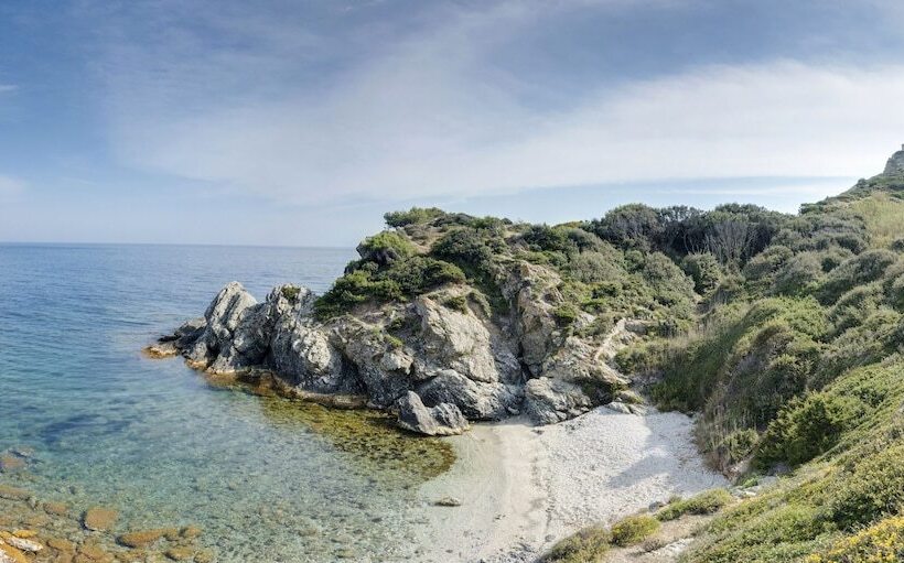 Отель Appartements De L Hélios îles Des Embiez