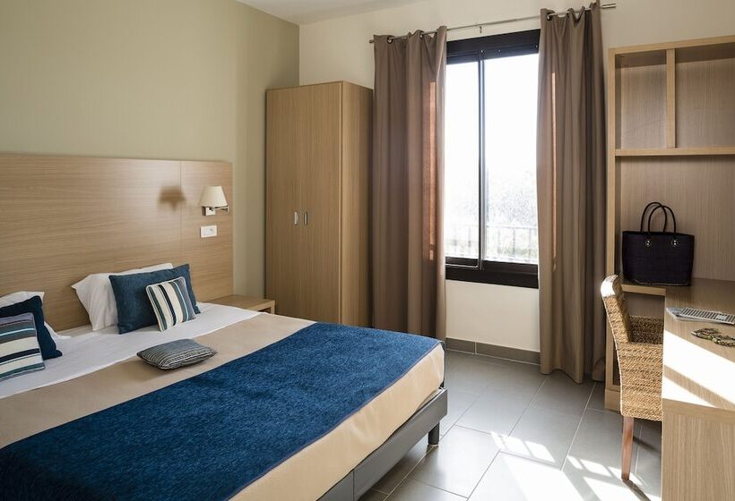 Отель Appartements De L Hélios îles Des Embiez