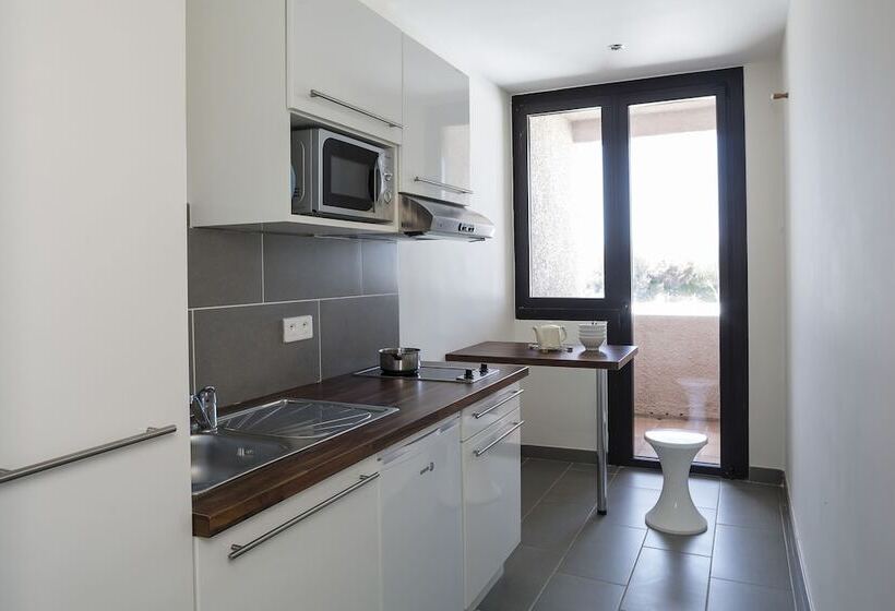 Отель Appartements De L Hélios îles Des Embiez