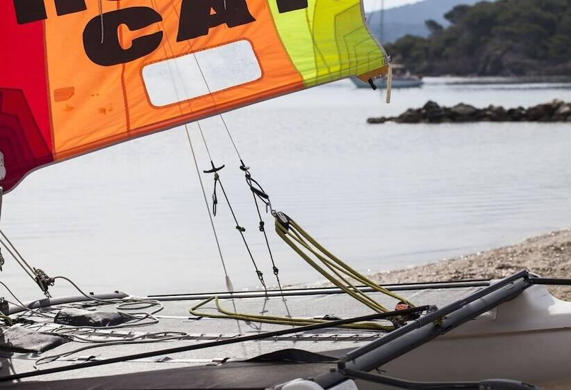 Отель Appartements De L Hélios îles Des Embiez