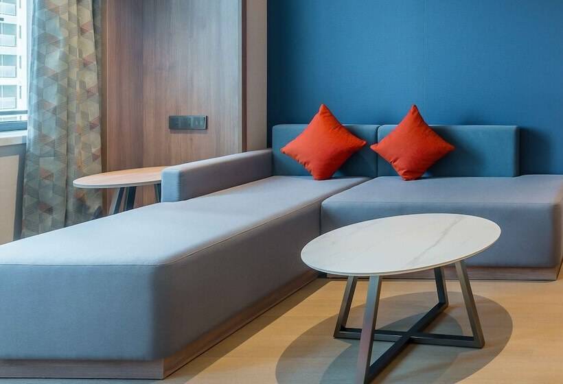 فندق Holiday Inn Express Jiangmen East Station, An Ihg