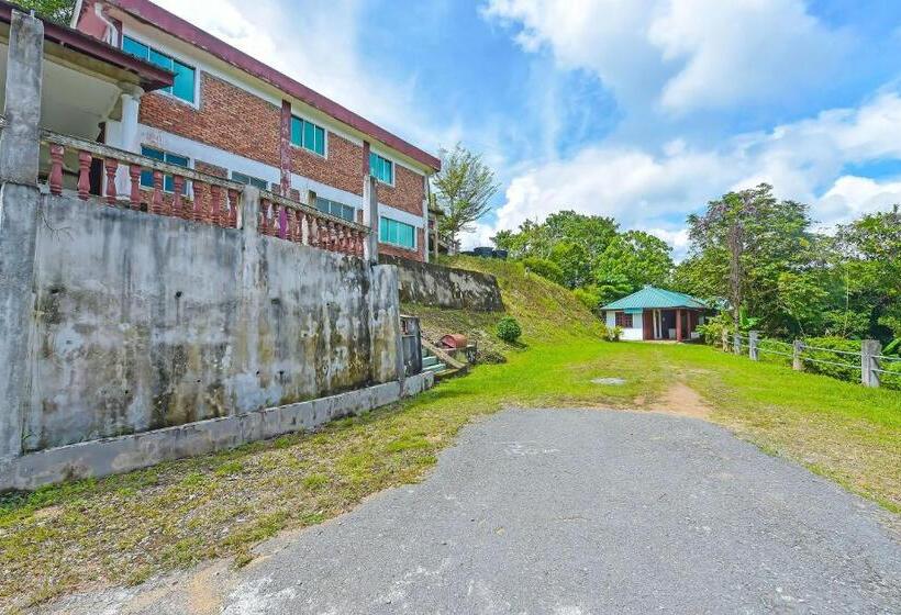 בית מלון כפרי Holiday View Inn By Oyo