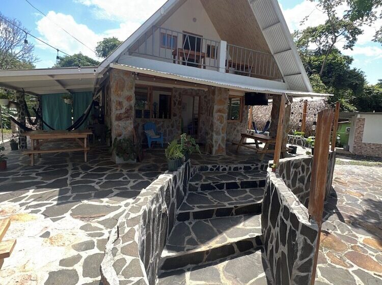 酒店 Hostal La Perla