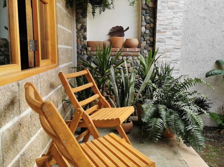 호텔 Hostal Neutro