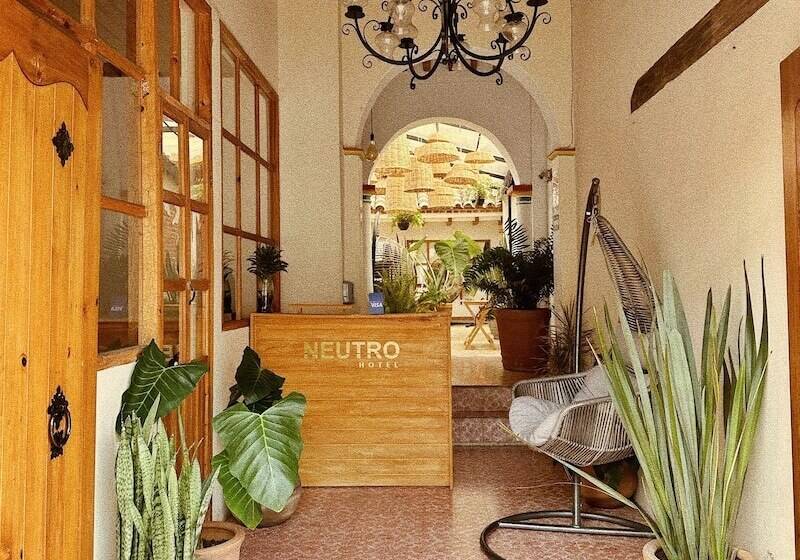 호텔 Hostal Neutro