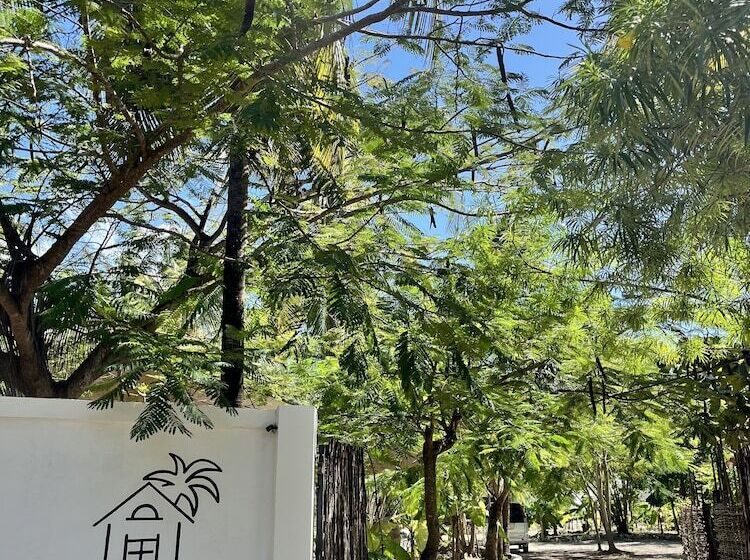 בית מלון כפרי Karanga Bungalows