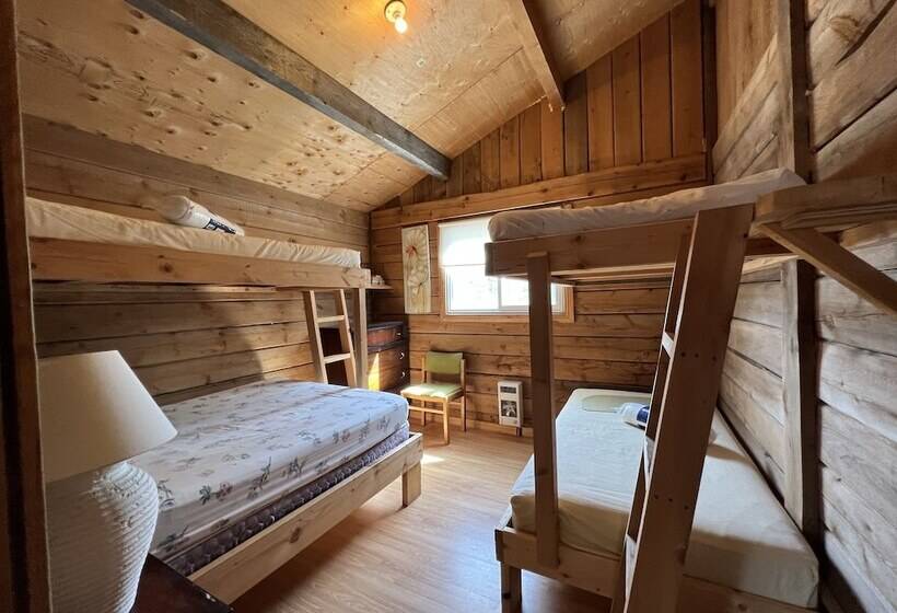 ホテル Lake Onaping Lodge