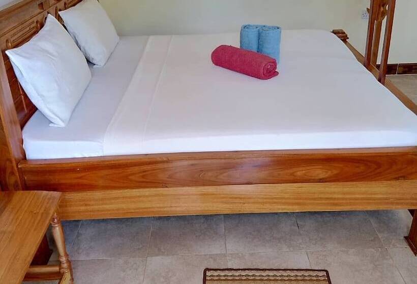 Отель Majani Breeze