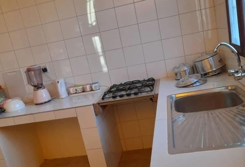 Отель Majani Breeze