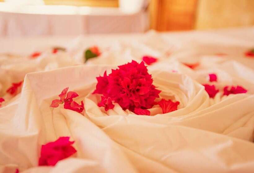 בית מלון כפרי Mayai Ocean Resort