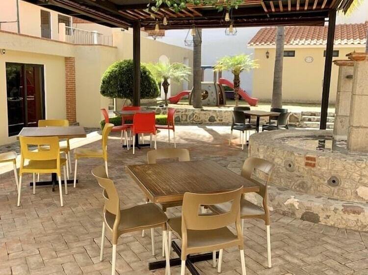 فندق Mesón Santa Rosa