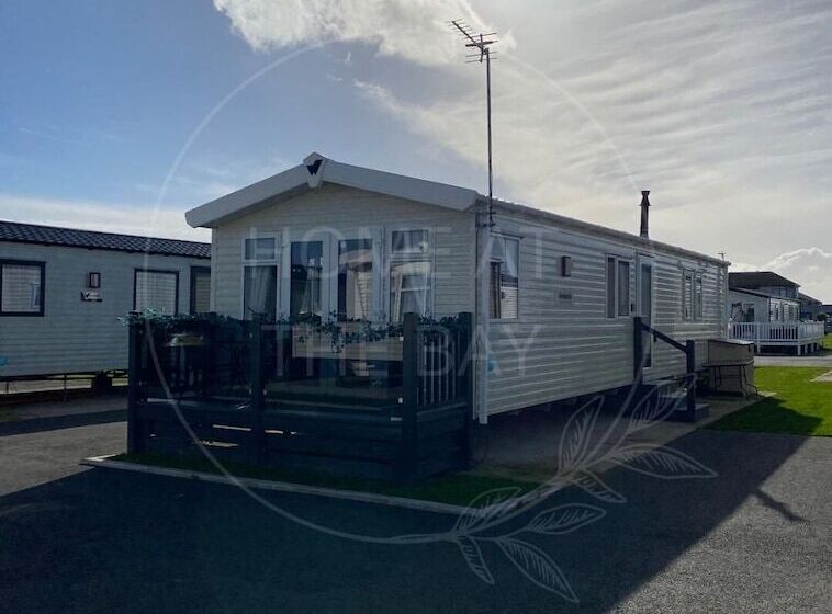 Отель Modern Caravan At Lyons Robinhood