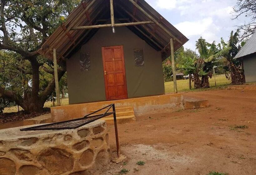 בית מלון כפרי Mulberry Lane Suites