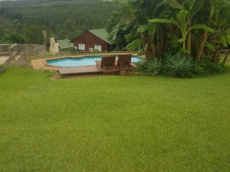 בית מלון כפרי Mulberry Lane Suites