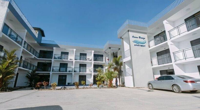 هتل Ocean Breeze Apartment