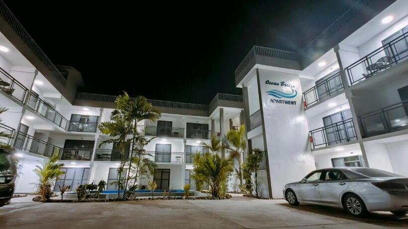 هتل Ocean Breeze Apartment