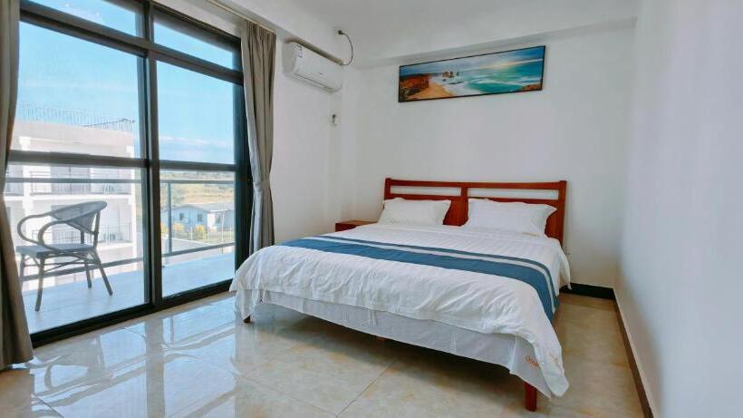 هتل Ocean Breeze Apartment