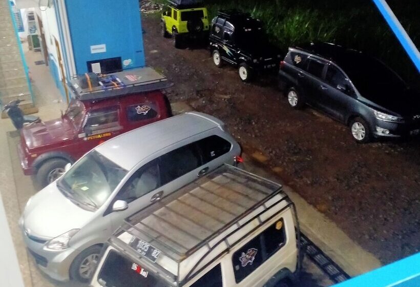 ホテル Penginapan Banyu Biruku