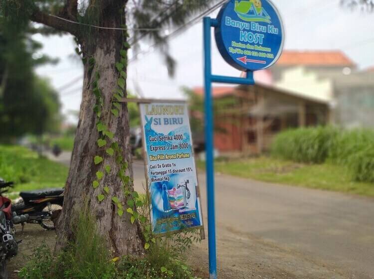 호텔 Penginapan Banyu Biruku