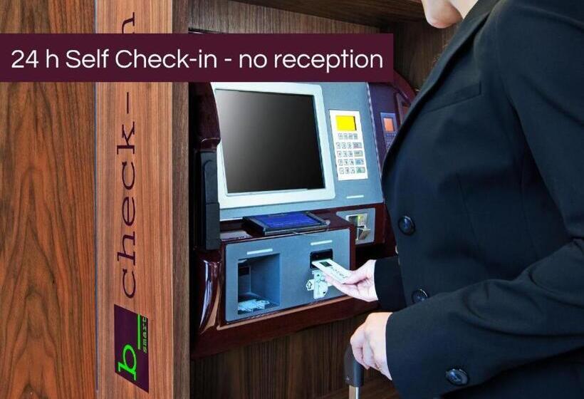 בית מלון כפרי Rondo   Self Check In