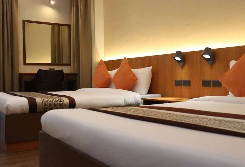 בית מלון כפרי Sarojus Farmview