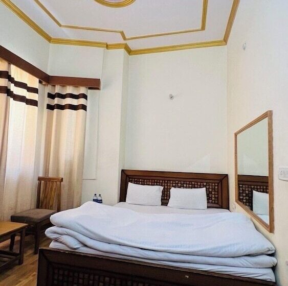 酒店 Shimla Hills International