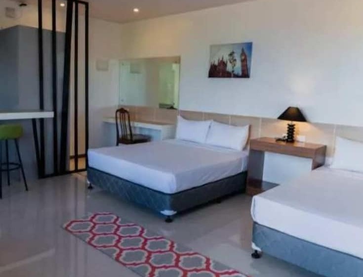 Отель Soi Suites