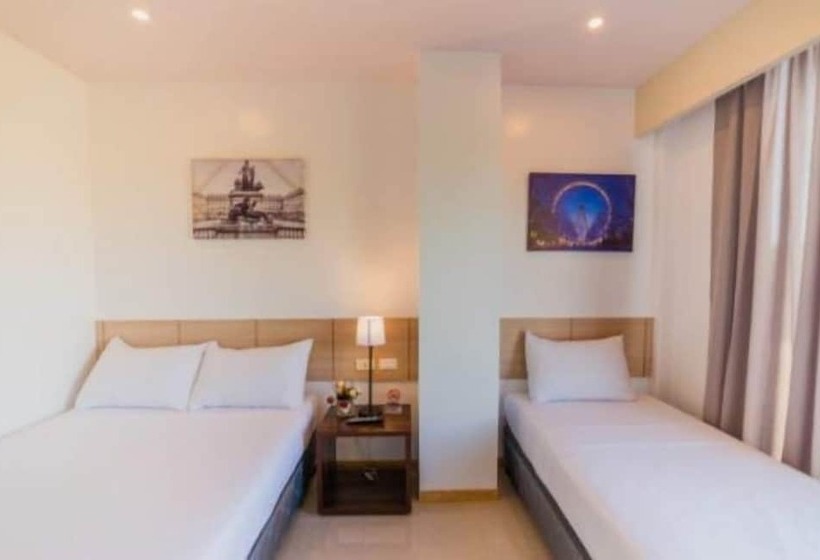 Отель Soi Suites