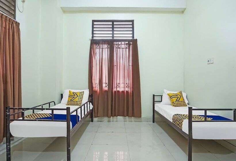 בית מלון כפרי Spot On 91956 Kost Titian Zaman