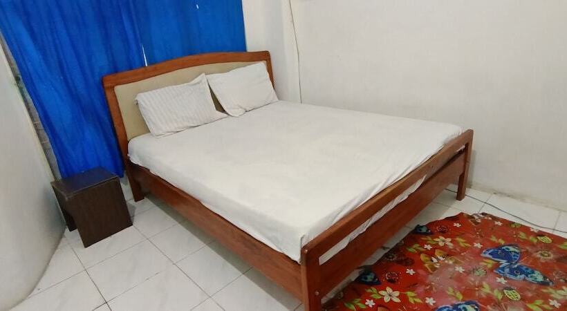 هتل Spot On 92338 Karin Kost