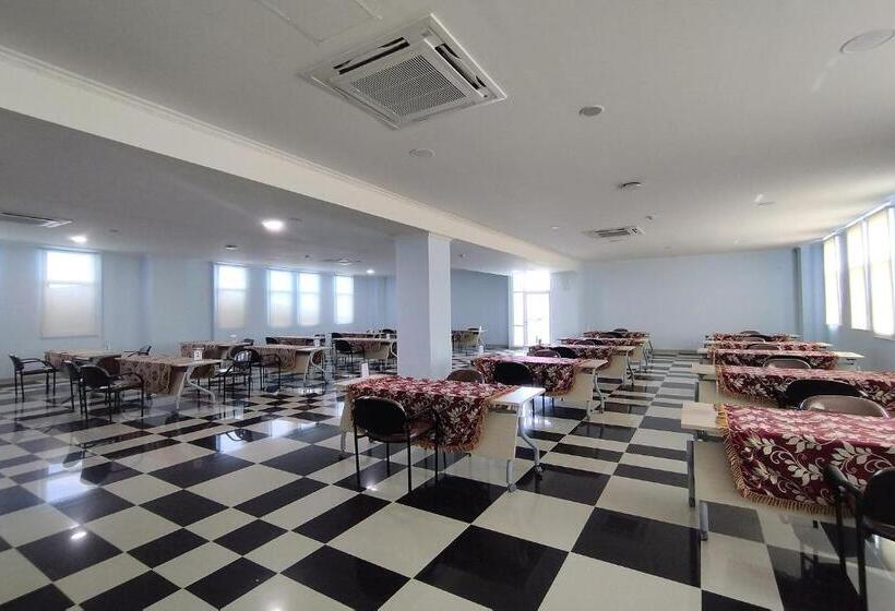 בית מלון כפרי Sutha Inn Syariah