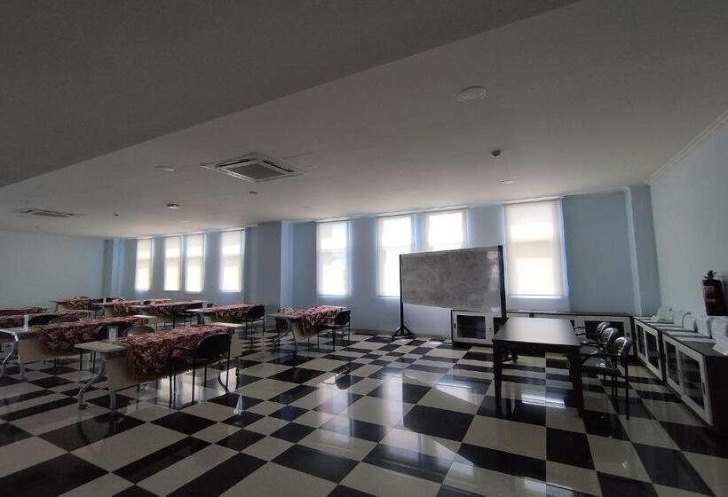 בית מלון כפרי Sutha Inn Syariah