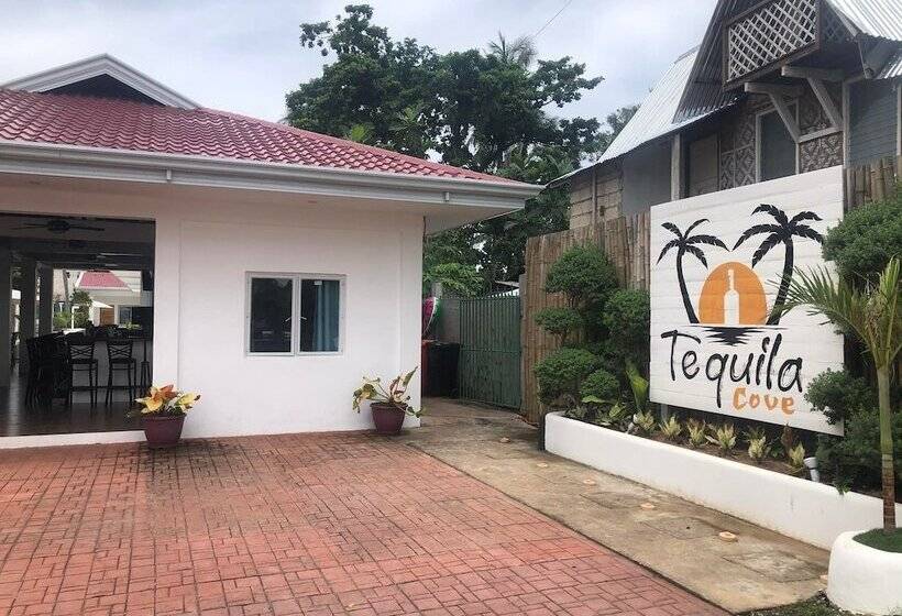 هتل Tequila Cove