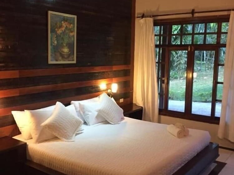 Отель Terra Luna Lodge