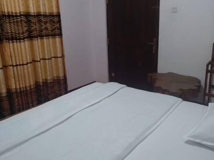 Отель Thalagala Oya Resort