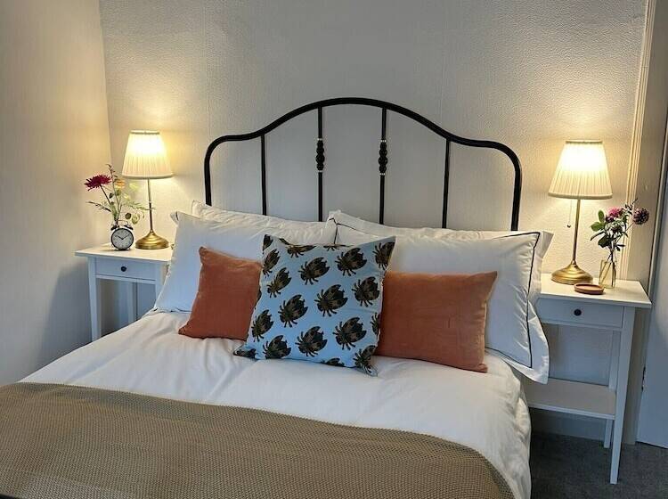 בית מלון כפרי The Victoria